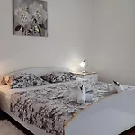 Holiday Home Krnica クルニカ