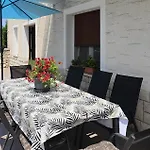 Holiday Home Krnica 別荘 クルニカ