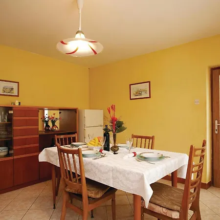 Gorgeous In With Kitchen Holiday home