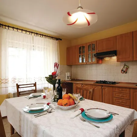 Holiday home Gorgeous In With Kitchen *