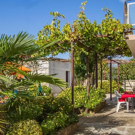 Holiday home Gorgeous In With Kitchen Krnica