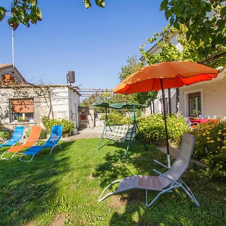 Holiday home Gorgeous In With Kitchen Krnica