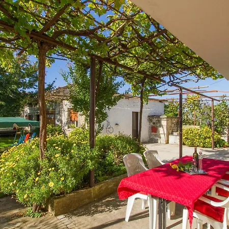 Holiday home Gorgeous In With Kitchen Krnica
