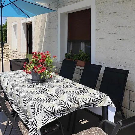 Holiday Home Krnica Casa de Férias Krnica